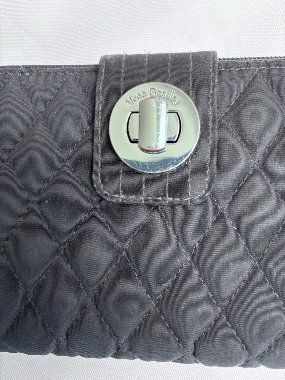 Vera Bradley RFID Turnlock Bifold Wallet Black Quilted Microfiber/cotton - Picture 2 of 12